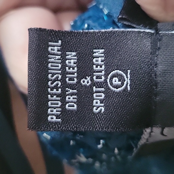 Beautiful dark teal beaded and sequend evening dress with flutter short sleeves - Picture 8 of 8